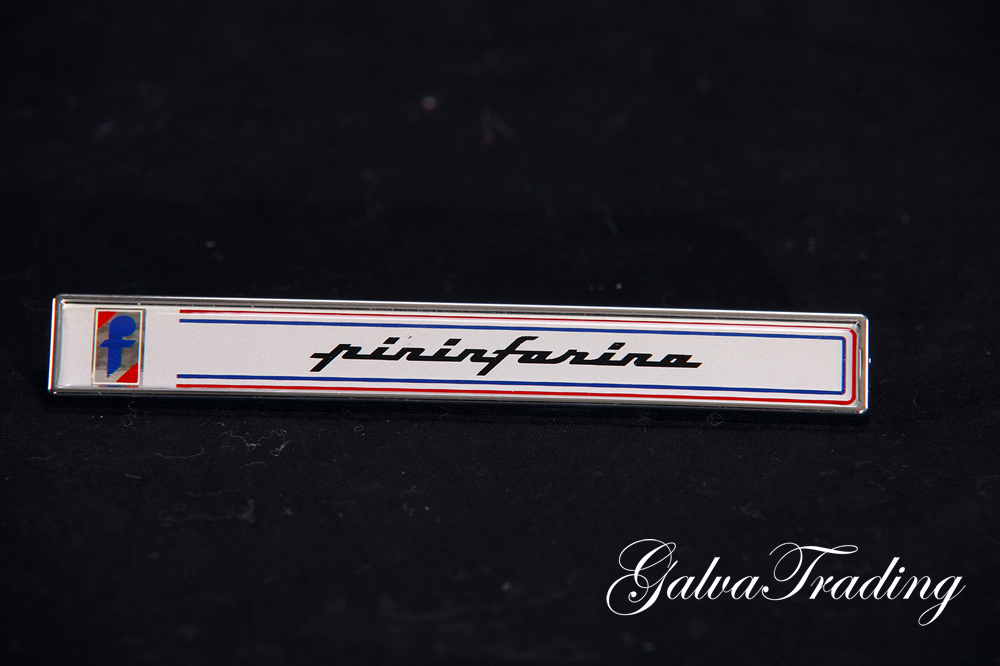 Pininfarina Emblem seitlich Alfa Spider